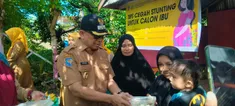 Kadis Kominfo Dampingi Wakil Bupati dalam Kunjungan ke Posyandu Ar Rahman Desa Tasokko